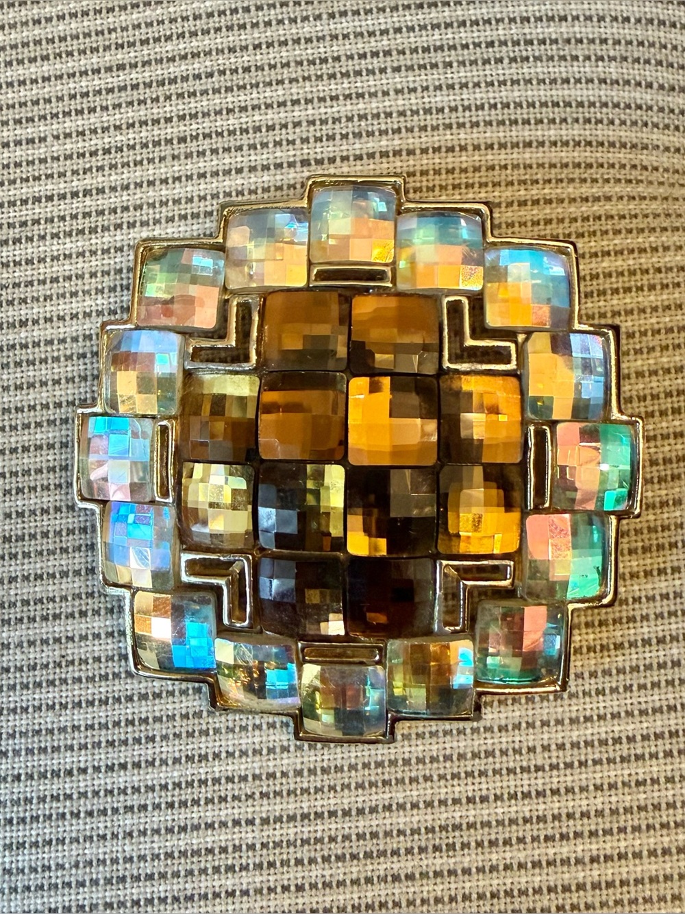 RARE Weiss Facted Basketweve Geometric Vintage AB Amber Gold Tone Brooch